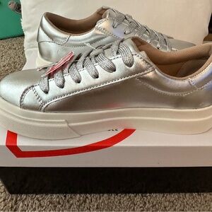 Blondo Venna Silver Women's Sneakers